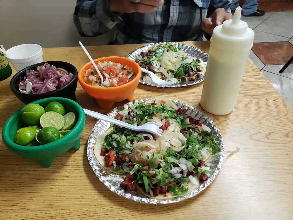 Tacos De Trompo Y Tacos De Fajita